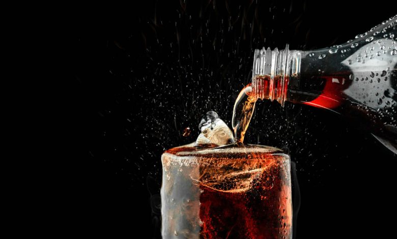 Operação federal derruba anúncios ilegais de bebidas de luxo e alerta para riscos à saúde